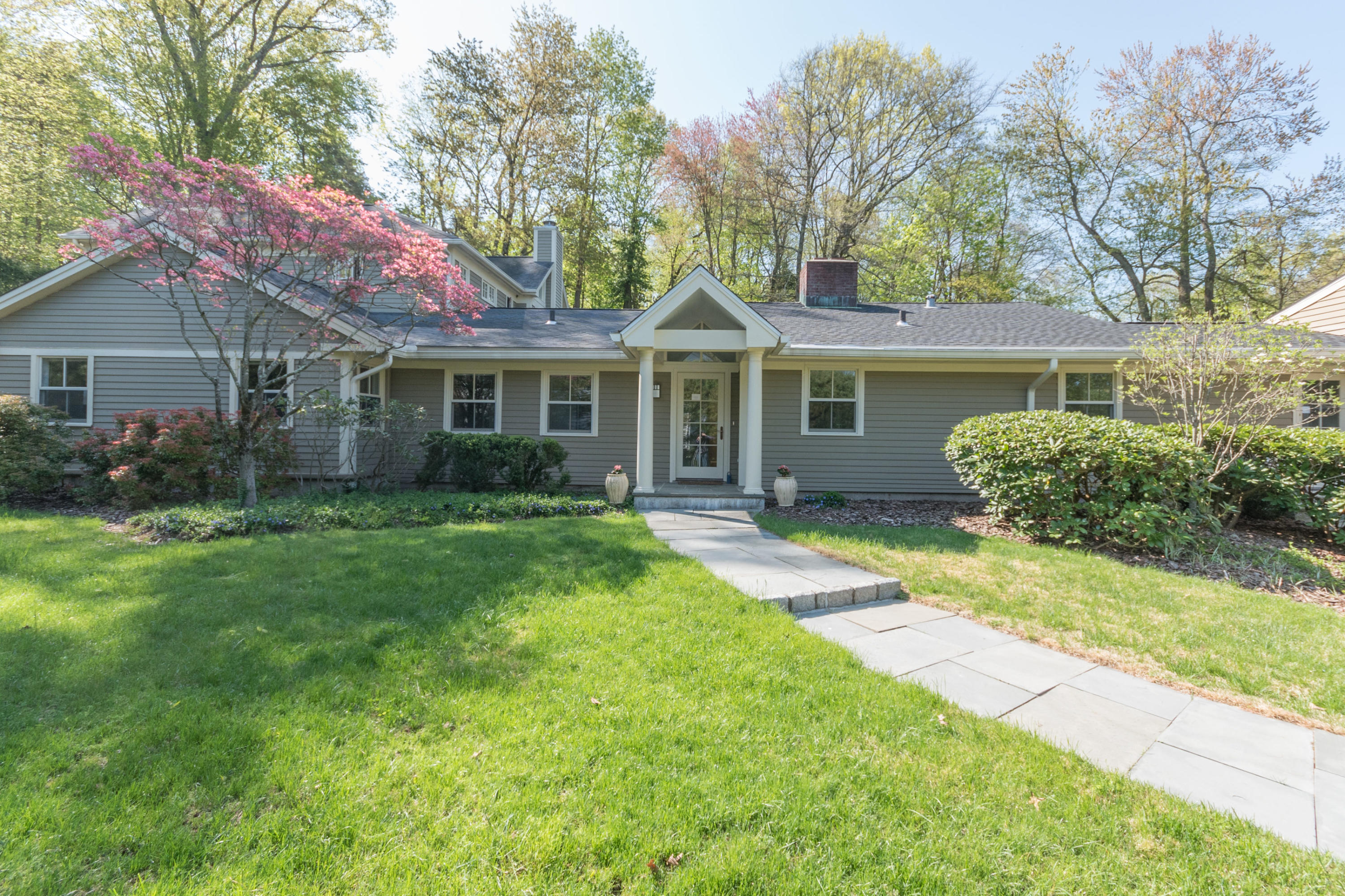 104 Leeuwarden Road Darien, CT 06820 - Photo 2 of 22 104 Leeuwarden Rd Darien CT-print-005-65