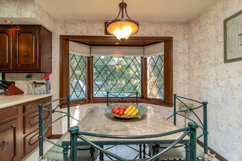 114 Carriage Road Chicopee, MA 01013 - Photo 12 of 29 Gallery Image 12