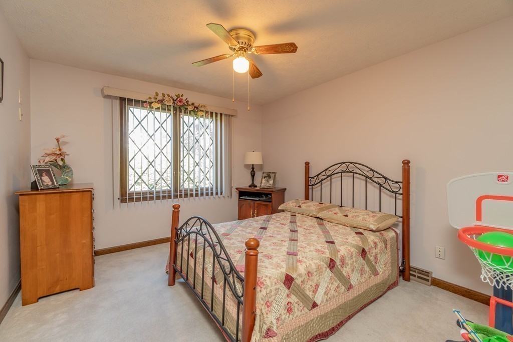 114 Carriage Road Chicopee, MA 01013 - Photo 17 of 29 Gallery Image 17