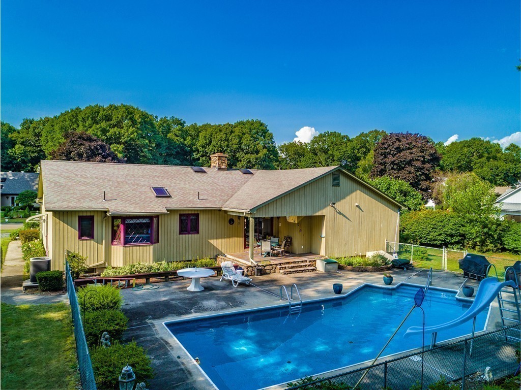 114 Carriage Road Chicopee, MA 01013 - Photo 27 of 29 Gallery Image 27