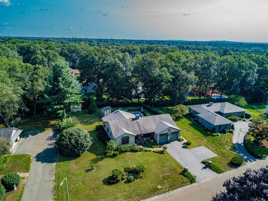 114 Carriage Road Chicopee, MA 01013 - Photo 28 of 29 Gallery Image 28
