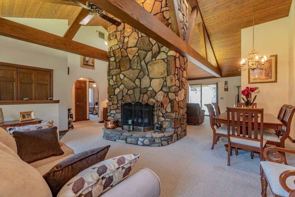 114 Carriage Road Chicopee, MA 01013 - Photo 5 of 29 Gallery Image 5