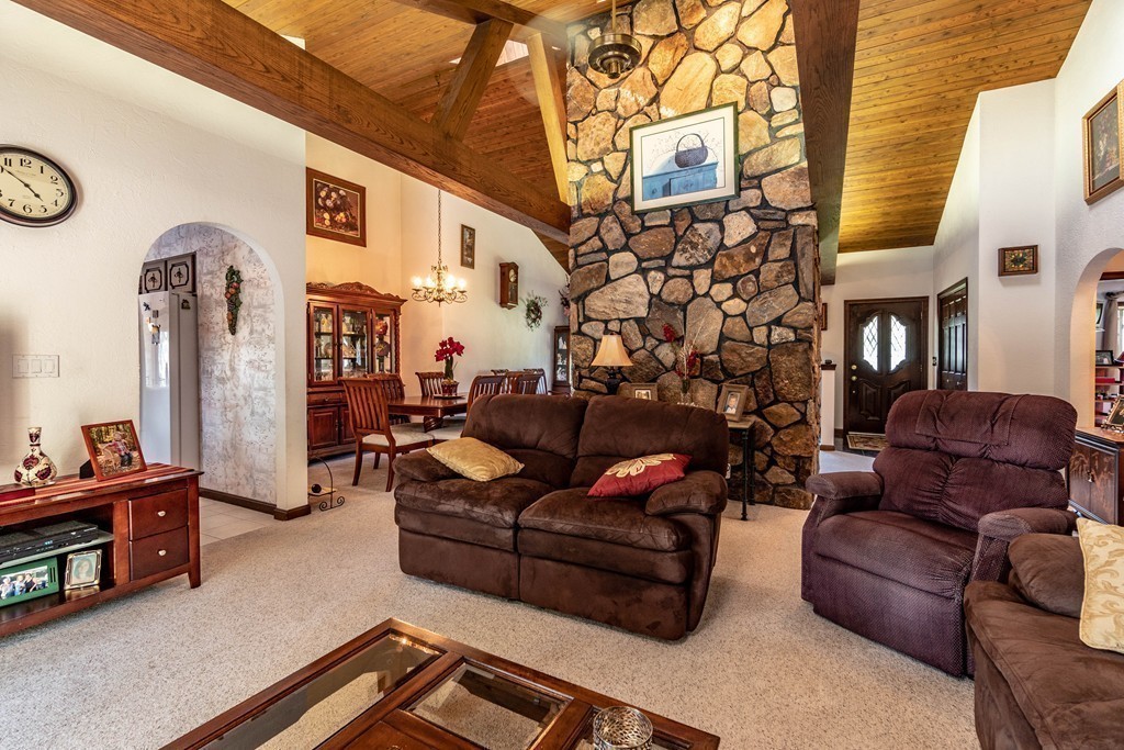 114 Carriage Road Chicopee, MA 01013 - Photo 7 of 29 Gallery Image 7