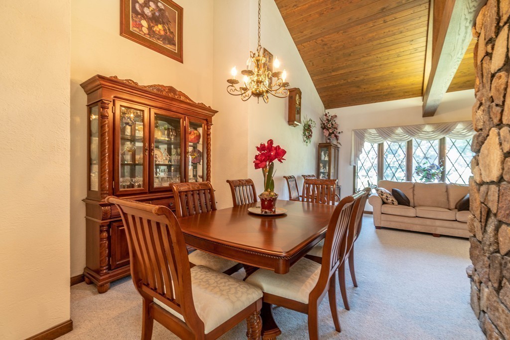 114 Carriage Road Chicopee, MA 01013 - Photo 8 of 29 Gallery Image 8