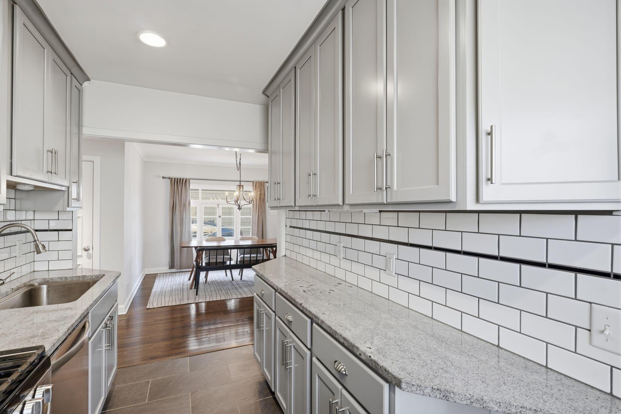 52 North Ardmore Road Columbus, OH 43209 - Photo 25 of 61 Kitchen v6