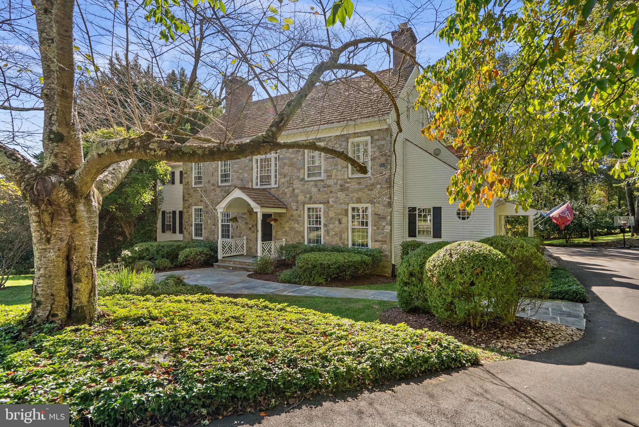 10306 Cutters Lane Potomac, MD 20854 - Photo 3 of 76