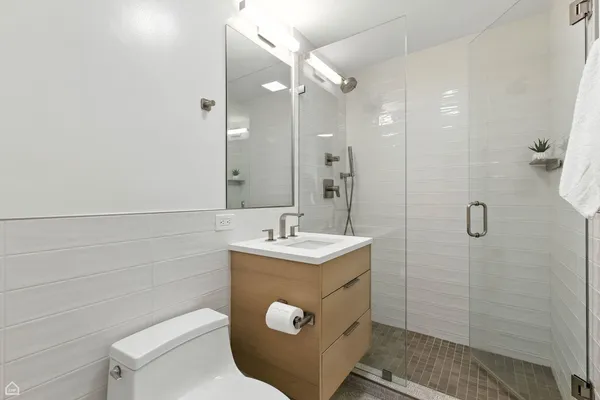 $2,600 | 1700 East 56th Street, Unit 2809, Chicago, IL 60637