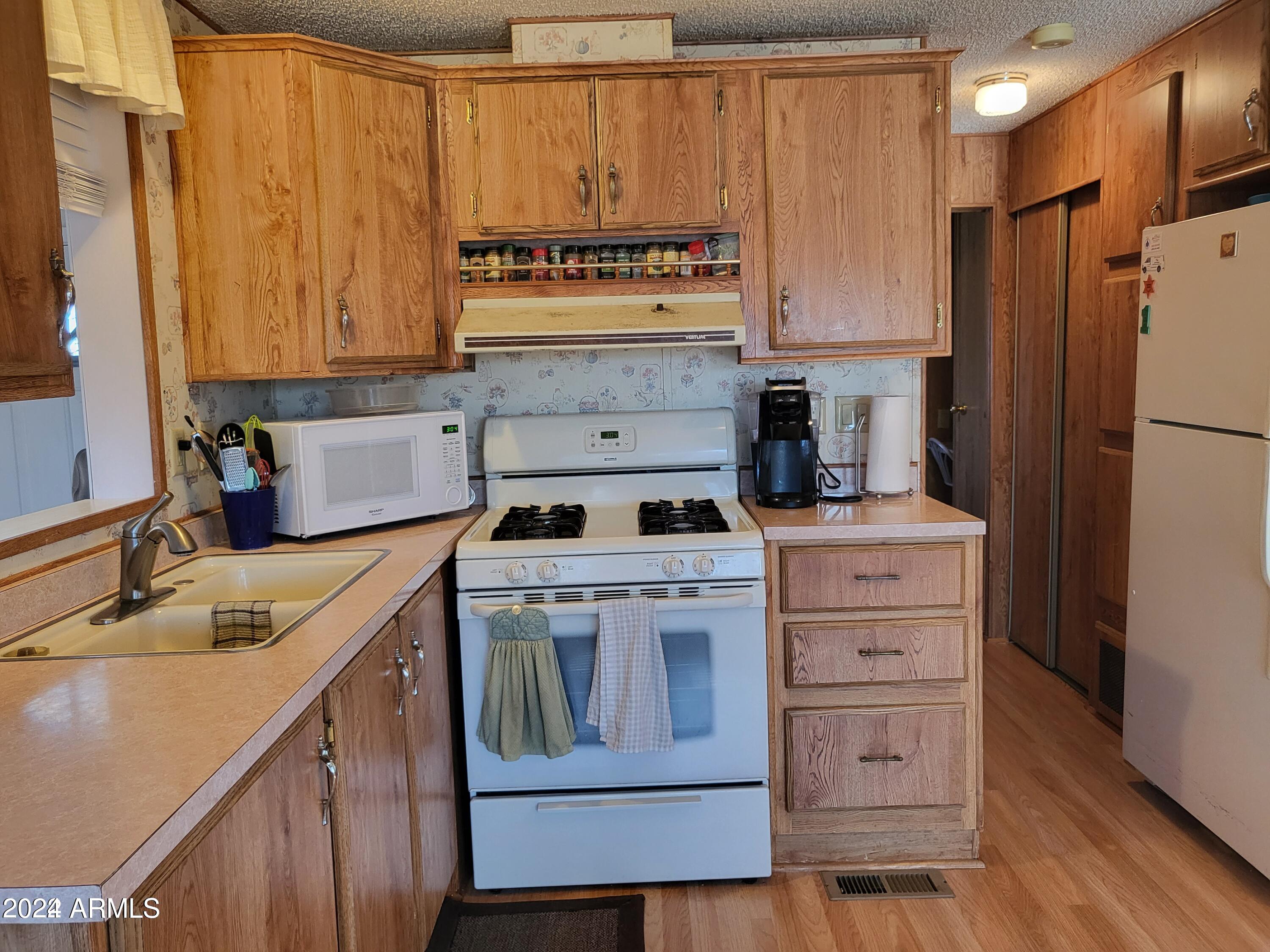 17200 West Bell Road, Unit 667 Surprise, AZ 85374 - Photo 23 of 56 20221028115444701191000000-o