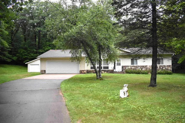 $629,000 | 927 South Oakwood Street, Hancock, WI 54943