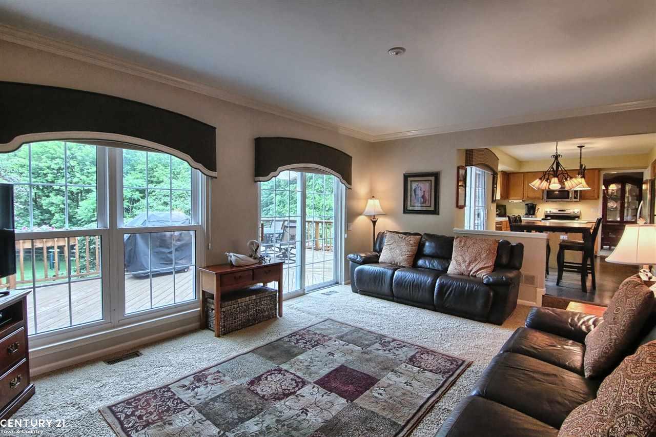172 Grosvenor Drive Rochester Hills, MI 48307 - Photo 10 of 36