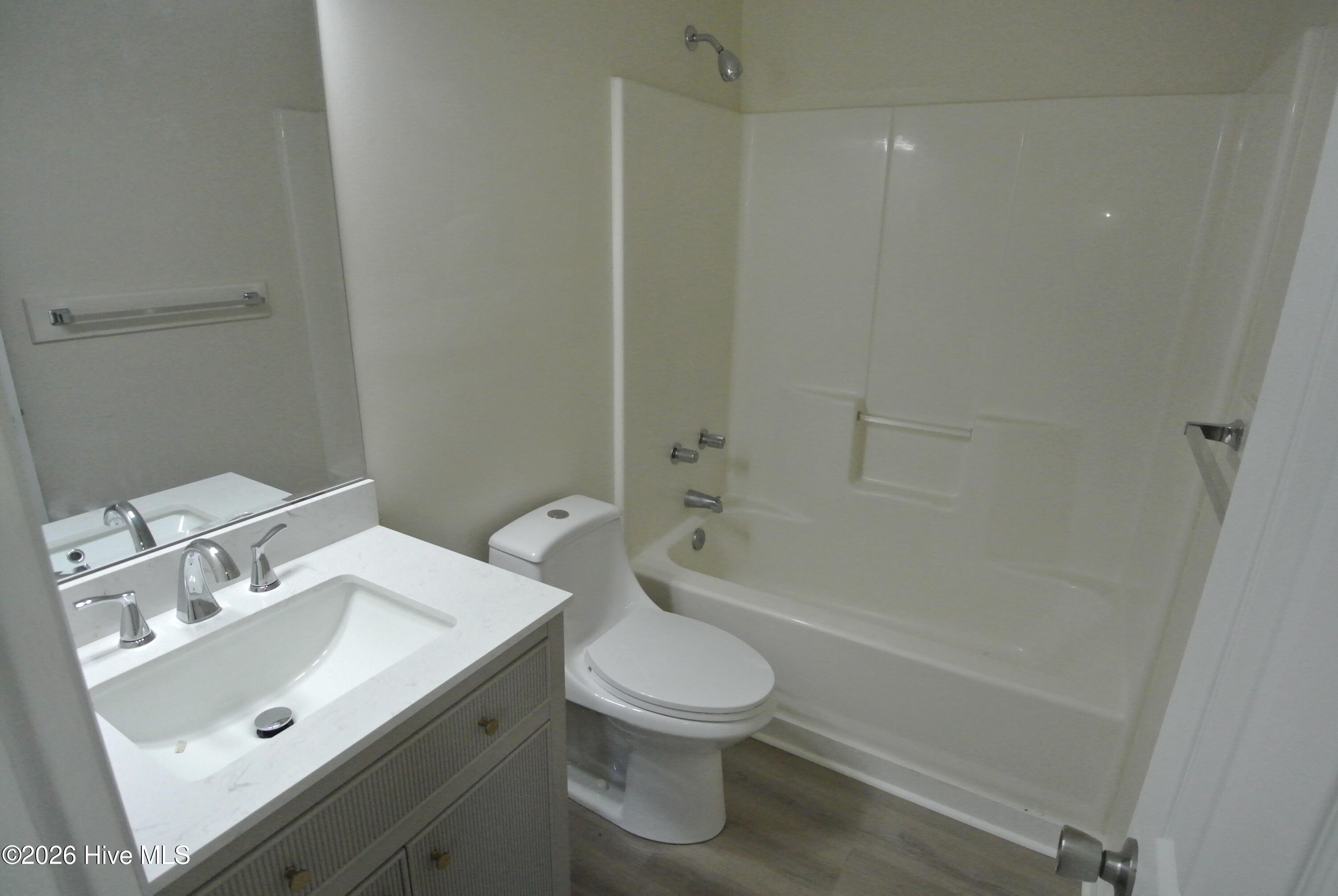 1491 RaceTrack Road New Bern, NC 28562 - Photo 11 of 15 Back bedroom bathroom