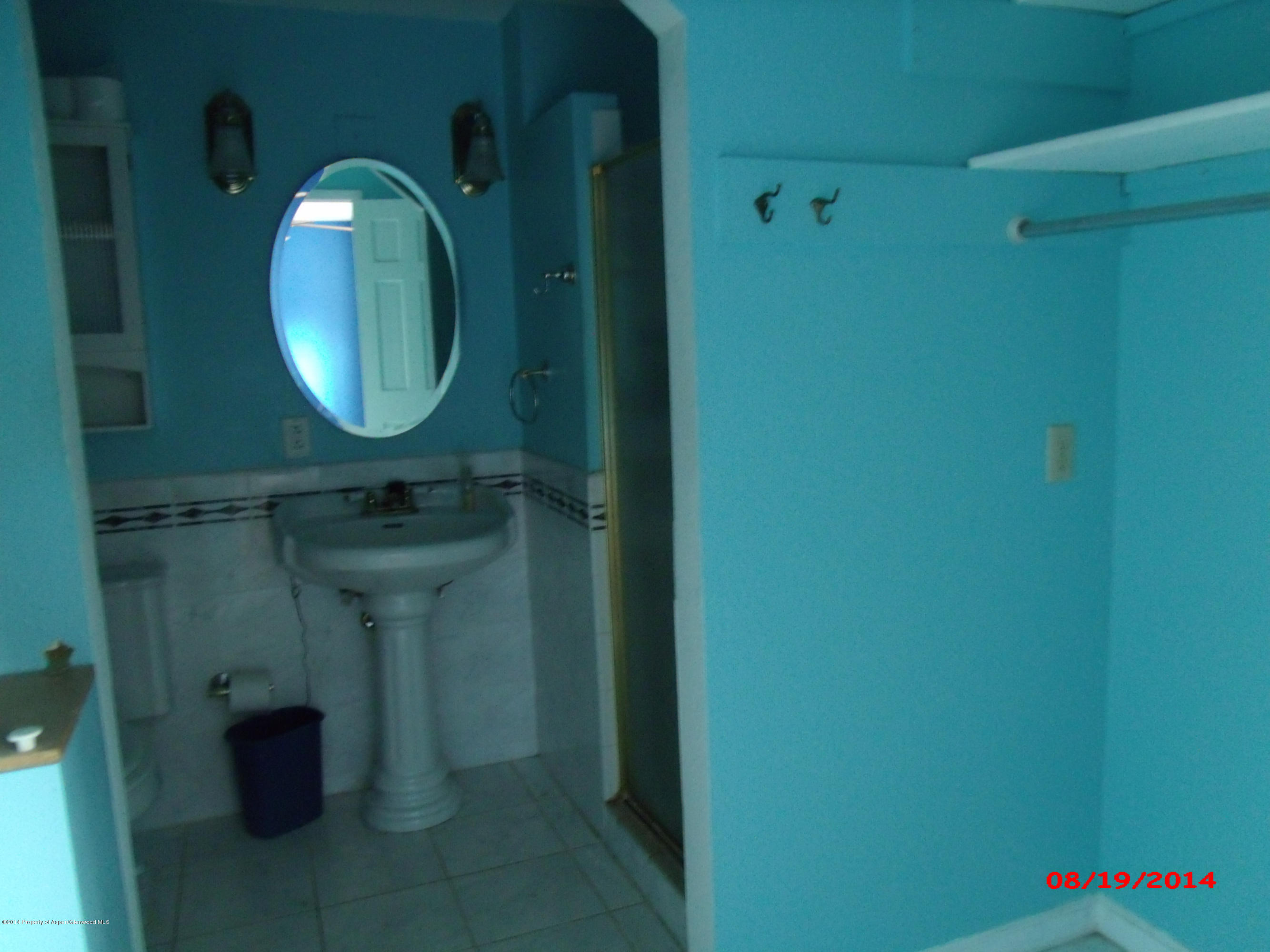 1300 Arabian Avenue Rifle, CO 81650 - Photo 10 of 14 Master Bathoom