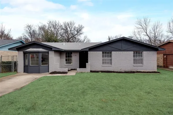 $1,745 | 1114 Anthony Drive, Ennis, TX 75119
