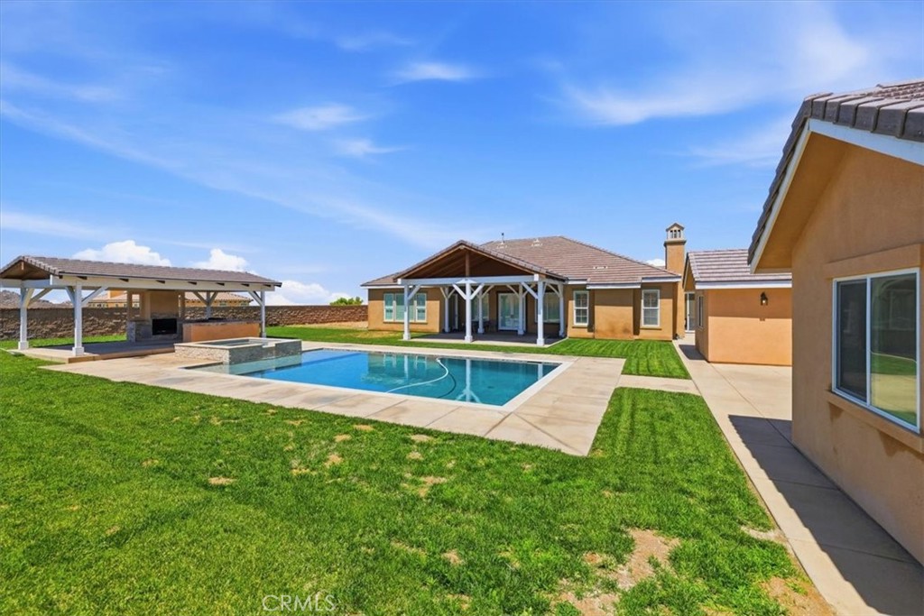 3086 Crystal Ridge Lane Colton, CA 92324 - Photo 71 of 75 Backyard view