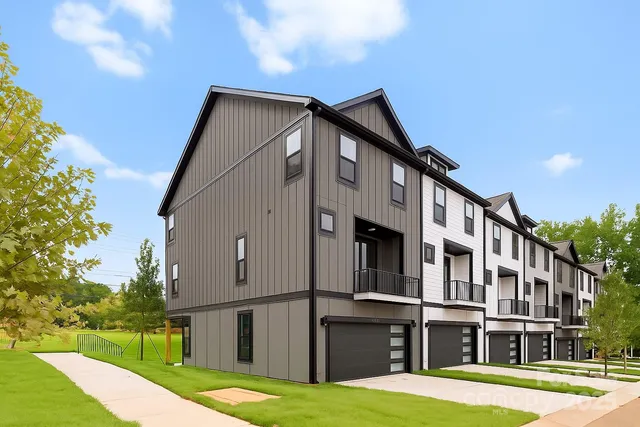 $449,000 | 7904 Sansom Circle, Charlotte, NC 28213