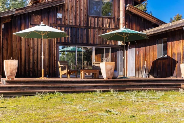 $1,200,000 | 27700 Nash Mill Road, Philo, CA 95466