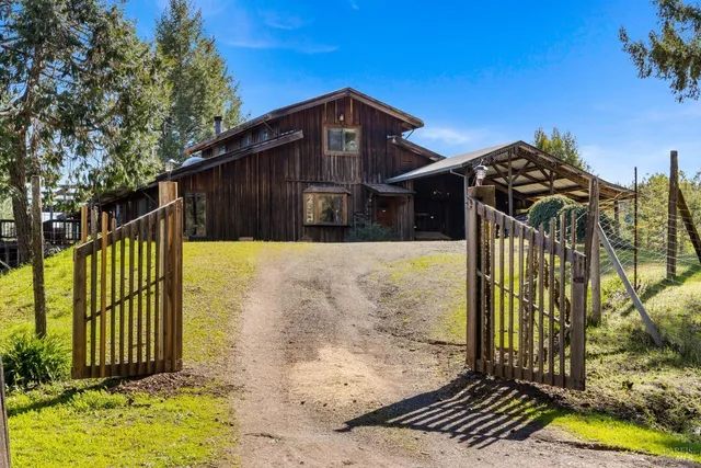 $1,200,000 | 27700 Nash Mill Road, Philo, CA 95466