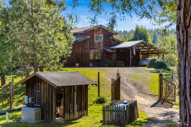 $1,200,000 | 27700 Nash Mill Road, Philo, CA 95466