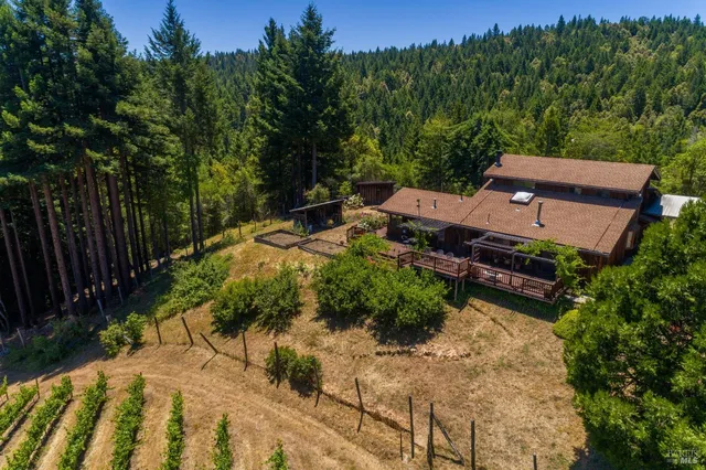 $1,200,000 | 27700 Nash Mill Road, Philo, CA 95466