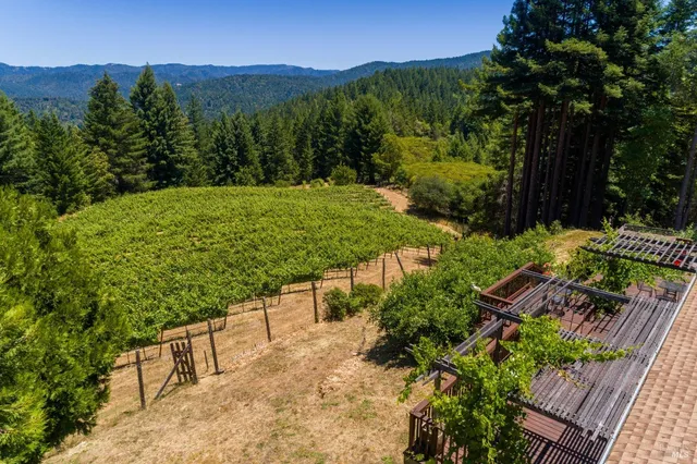 $1,200,000 | 27700 Nash Mill Road, Philo, CA 95466