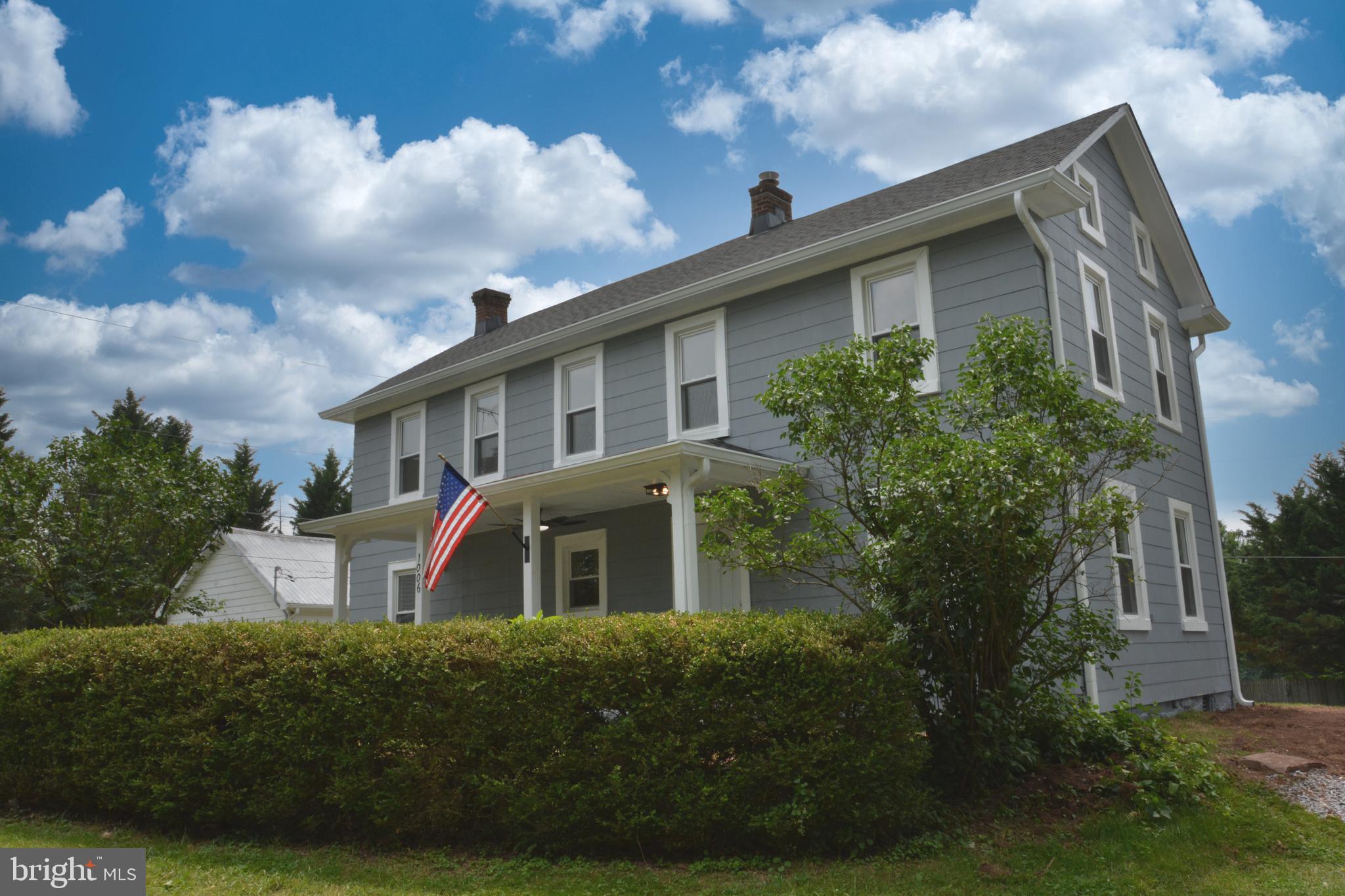 1006 Circle Drive Keymar, MD 21757 - Photo 4 of 57 a front view of house with yard and green space