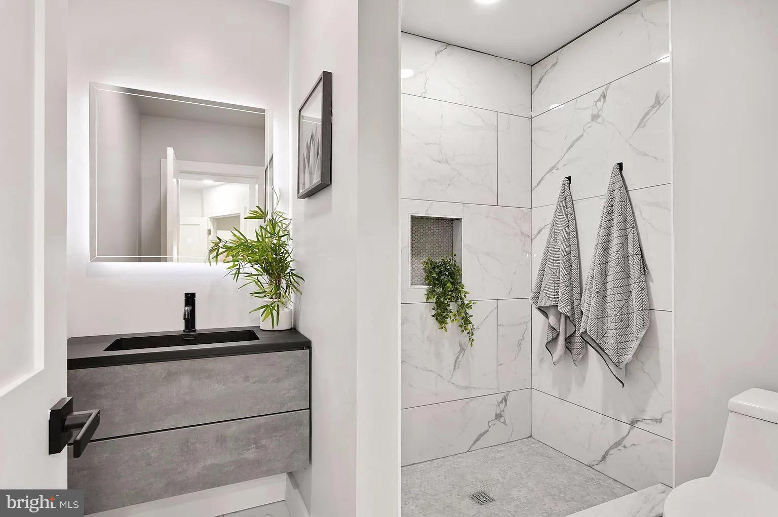 420 20th Street Northeast Washington, DC 20002 - Photo 7 of 10 Second Full Bathroom