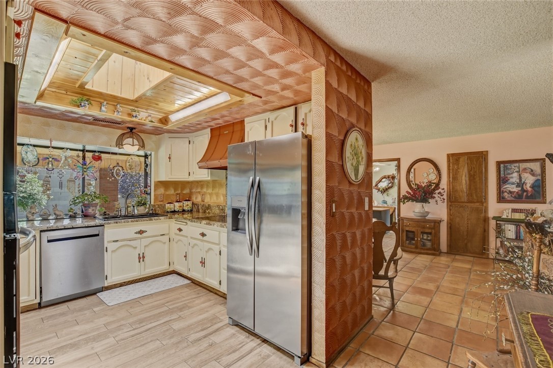 2230 Pinto Road Henderson, NV 89002 - Photo 10 of 44