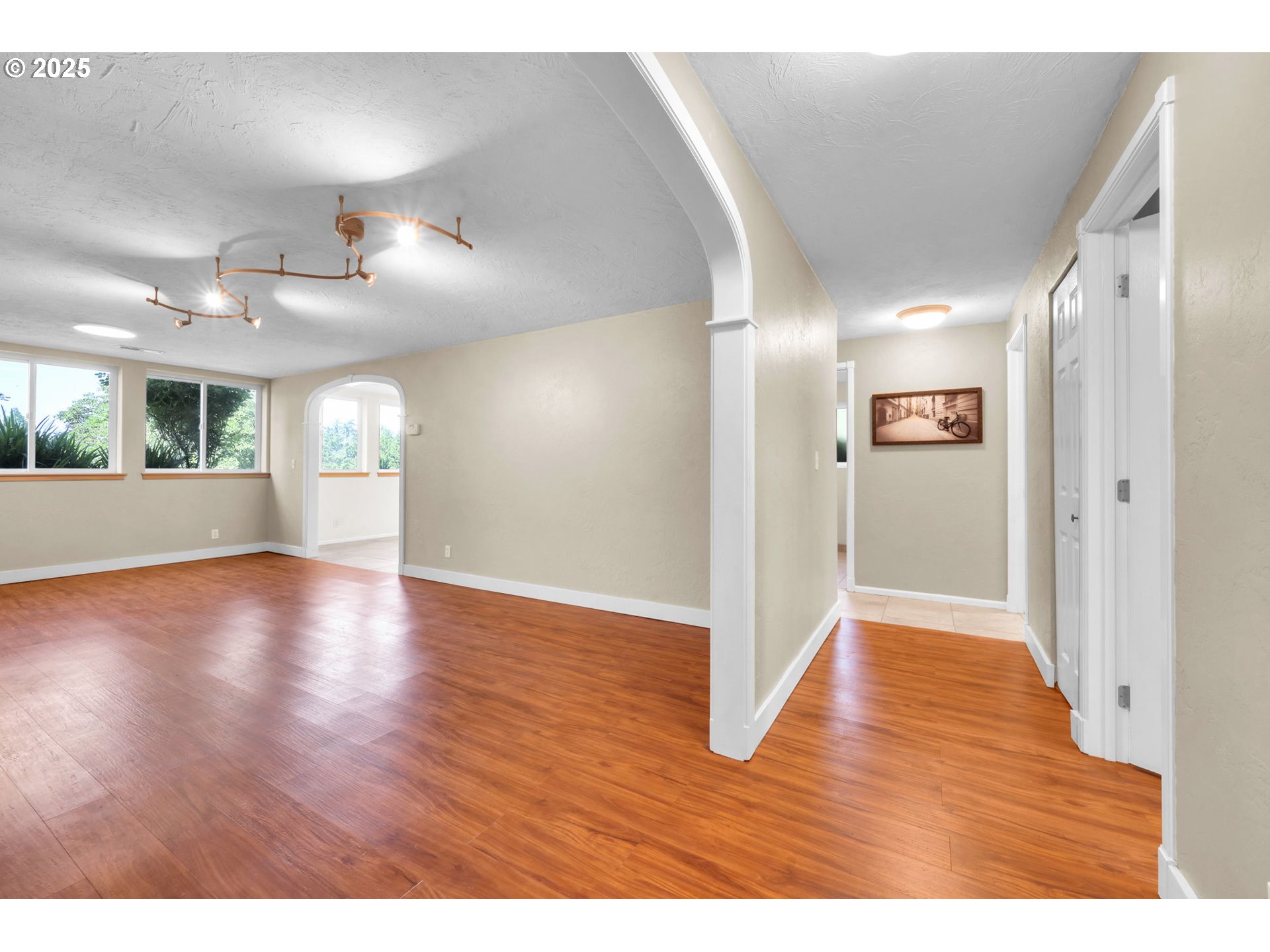 36058 Enterprise Road Creswell, OR 97426 - Photo 16 of 40 Gallery Image 16