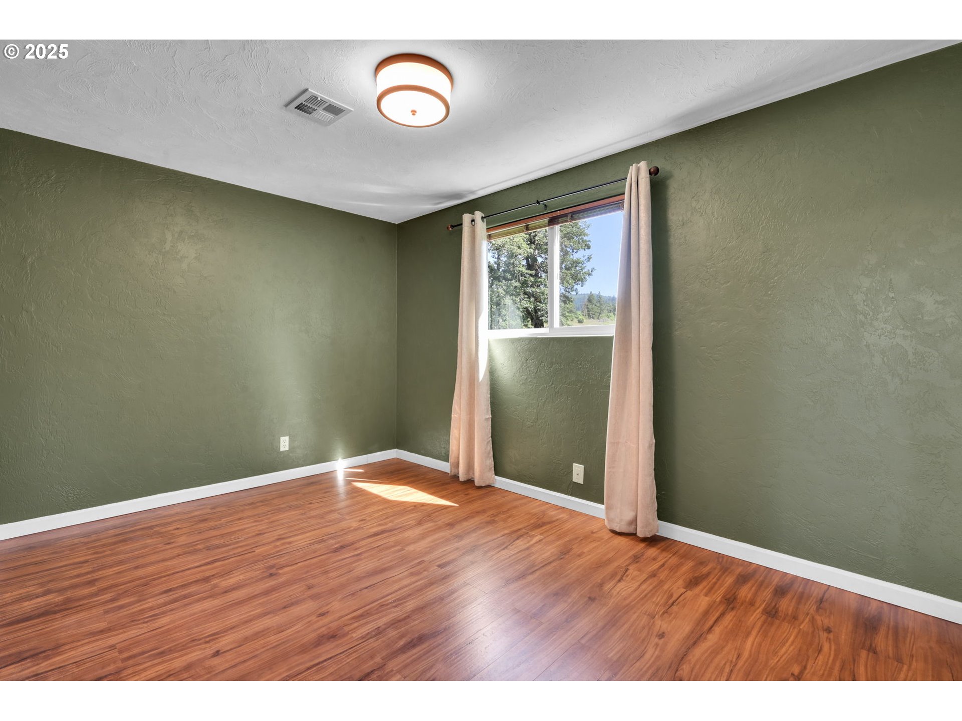 36058 Enterprise Road Creswell, OR 97426 - Photo 32 of 40 Gallery Image 32