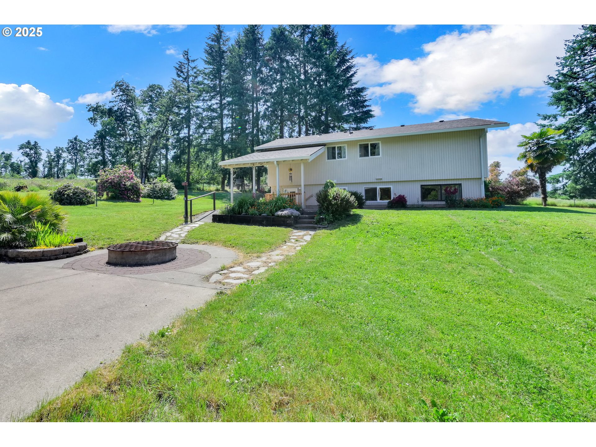 36058 Enterprise Road Creswell, OR 97426 - Photo 6 of 40 Gallery Image 6