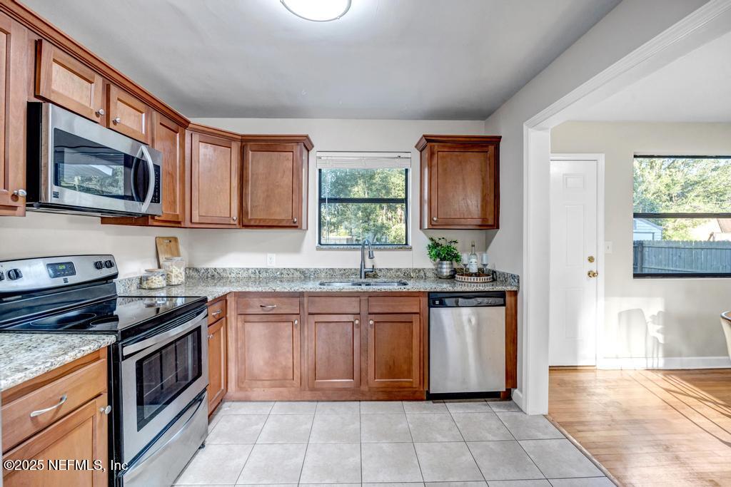 2035 W Road Jacksonville, FL 32216 - Photo 3 of 29 2035 W Rd-16