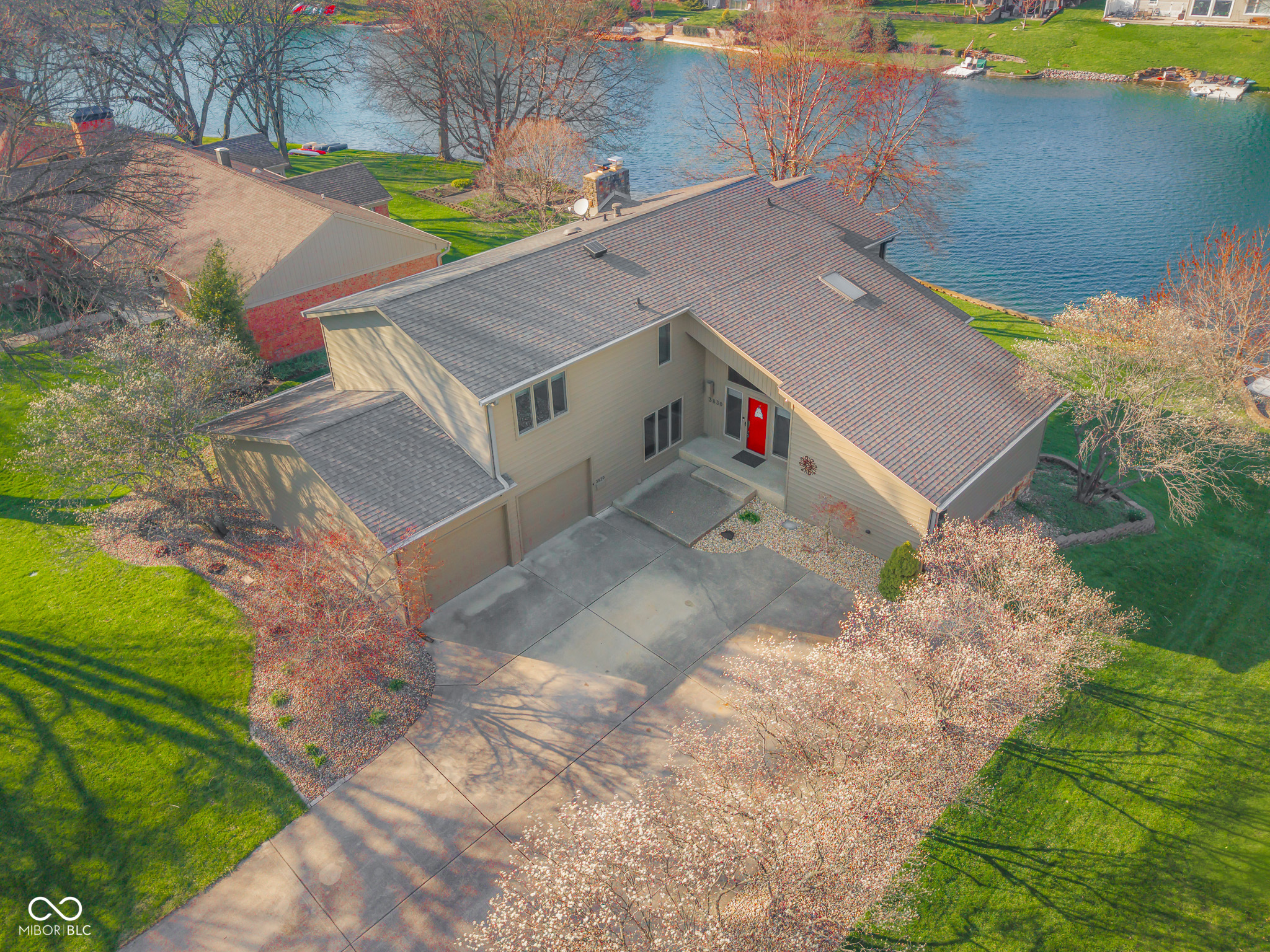 3830 Cove Road Columbus, IN 47203 - Photo 2 of 52