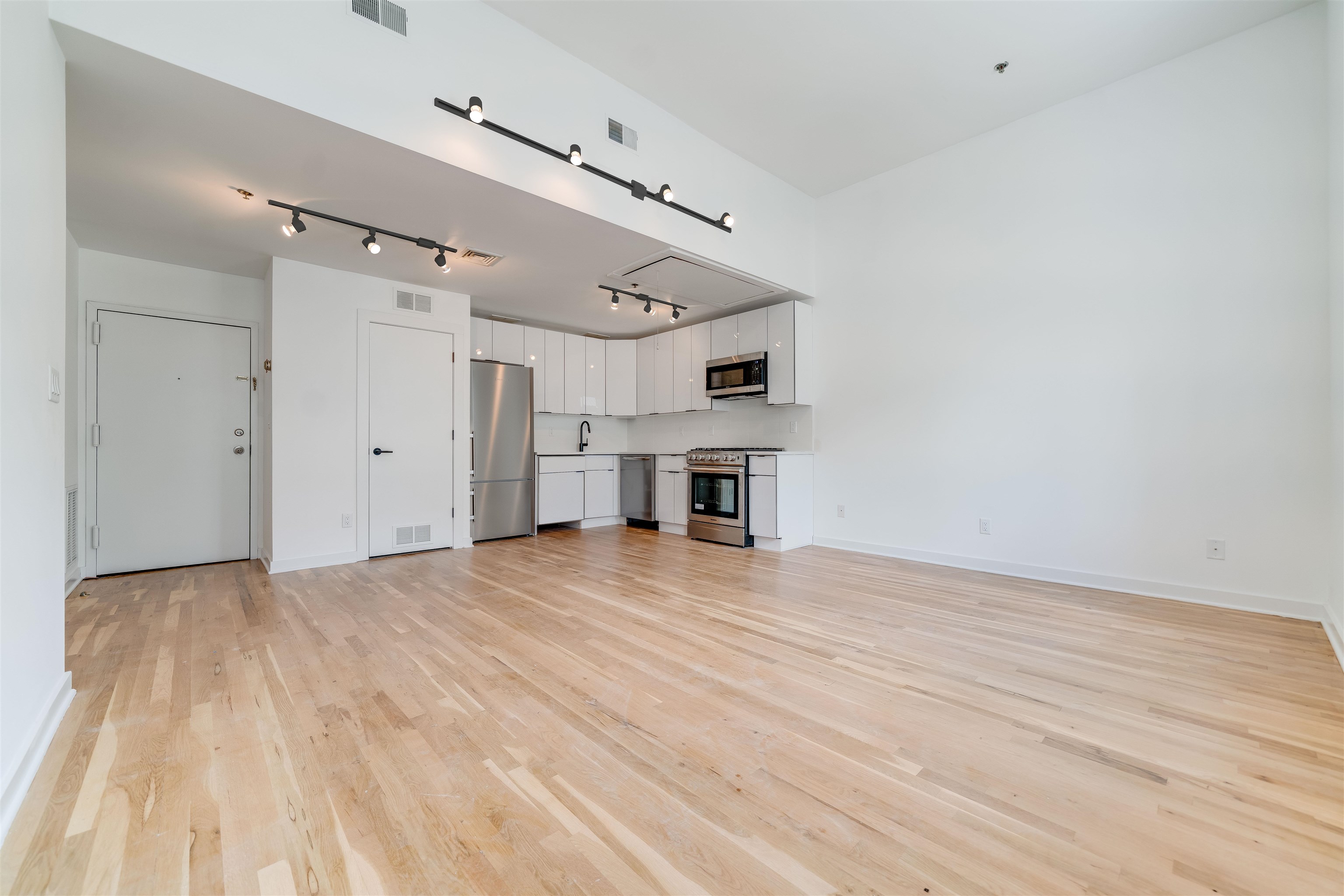 716 Madison Street, Unit 105 Hoboken, NJ 07030 - Photo 4 of 8