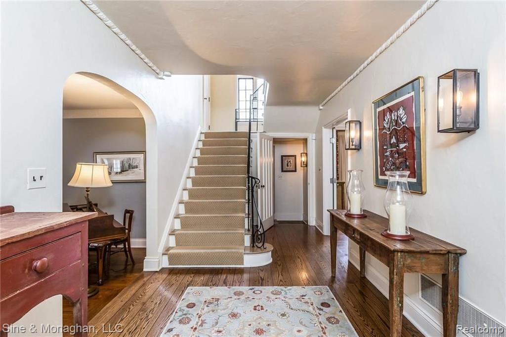 53 Cloverly Road Grosse Pointe Farms, MI 48236 - Photo 5 of 61
