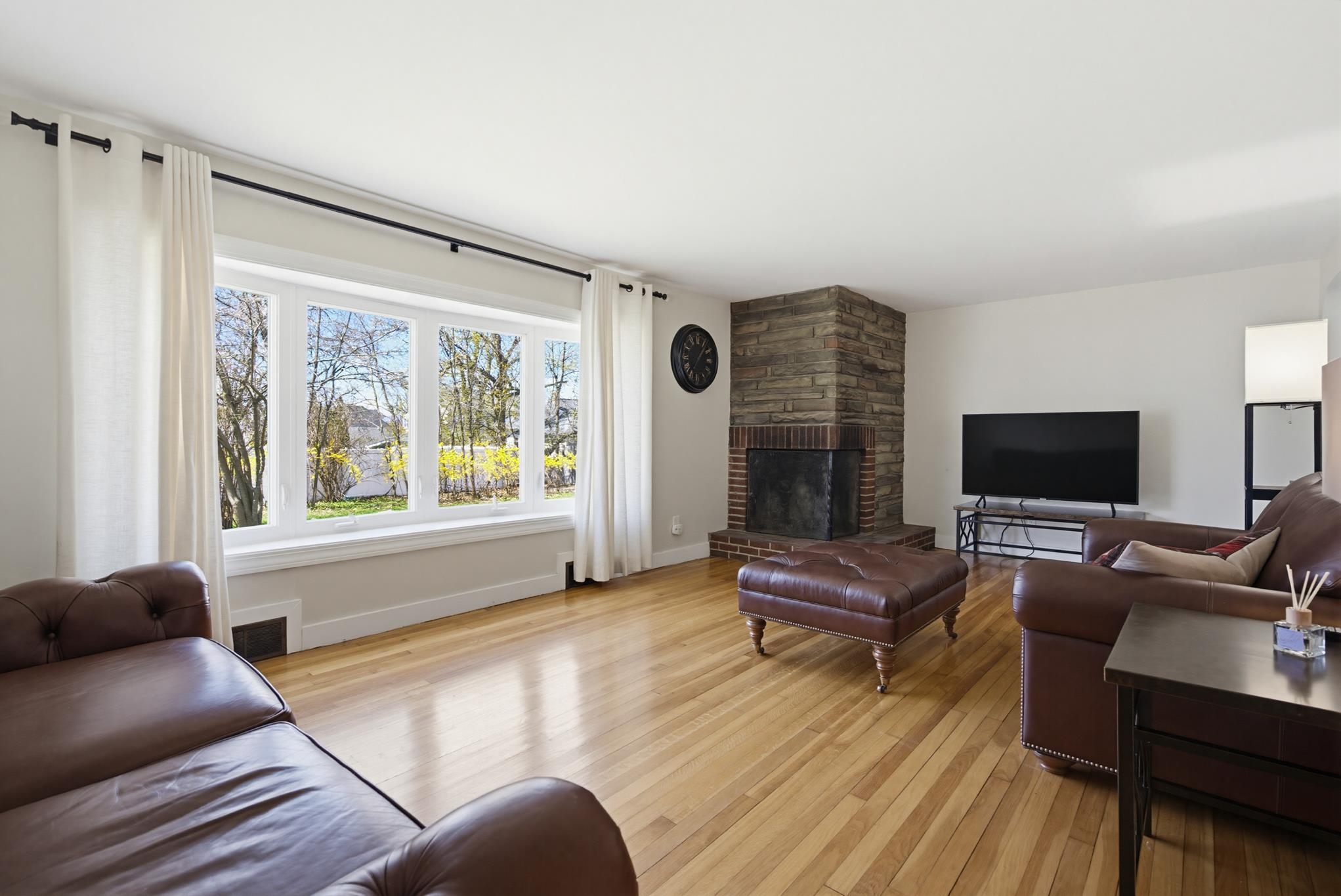 42 Kenney Street Manchester, NH 03103 - Photo 5 of 26