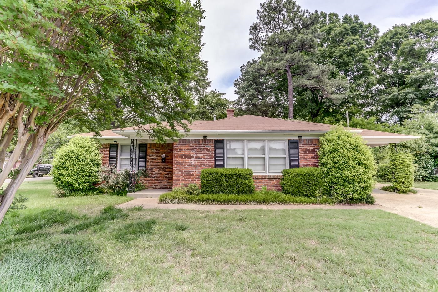 4952 Willow Road Memphis, TN 38117 - Photo 1 of 25 Gallery Image 1