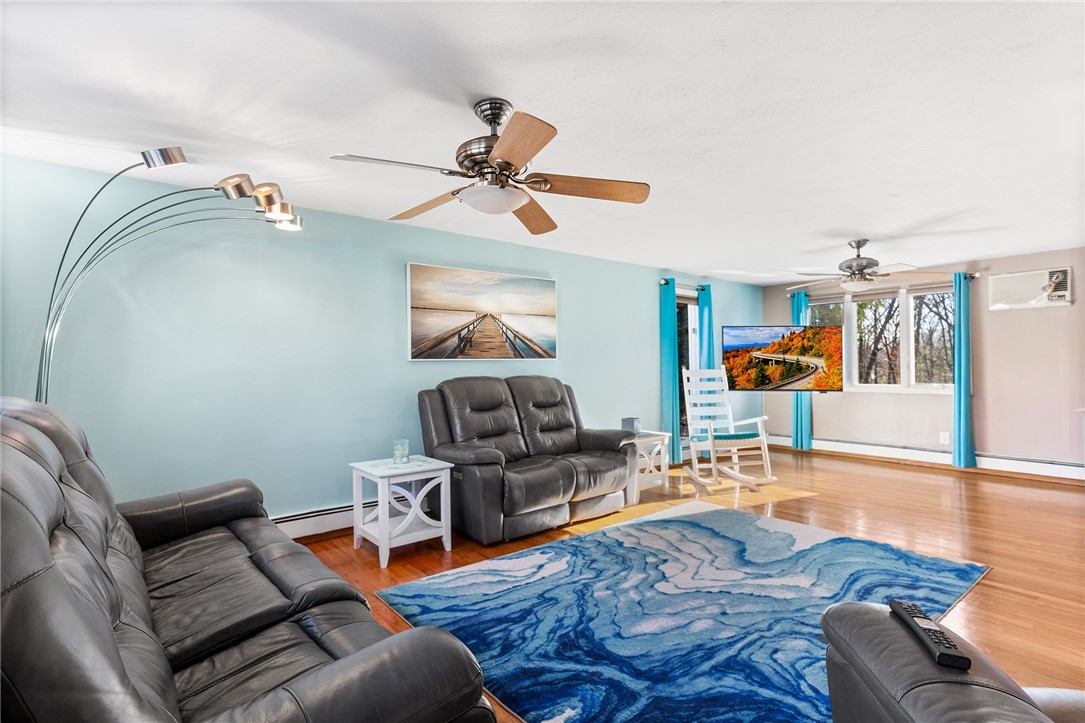 227 Bayberry Road Woonsocket, RI 02895 - Photo 4 of 43