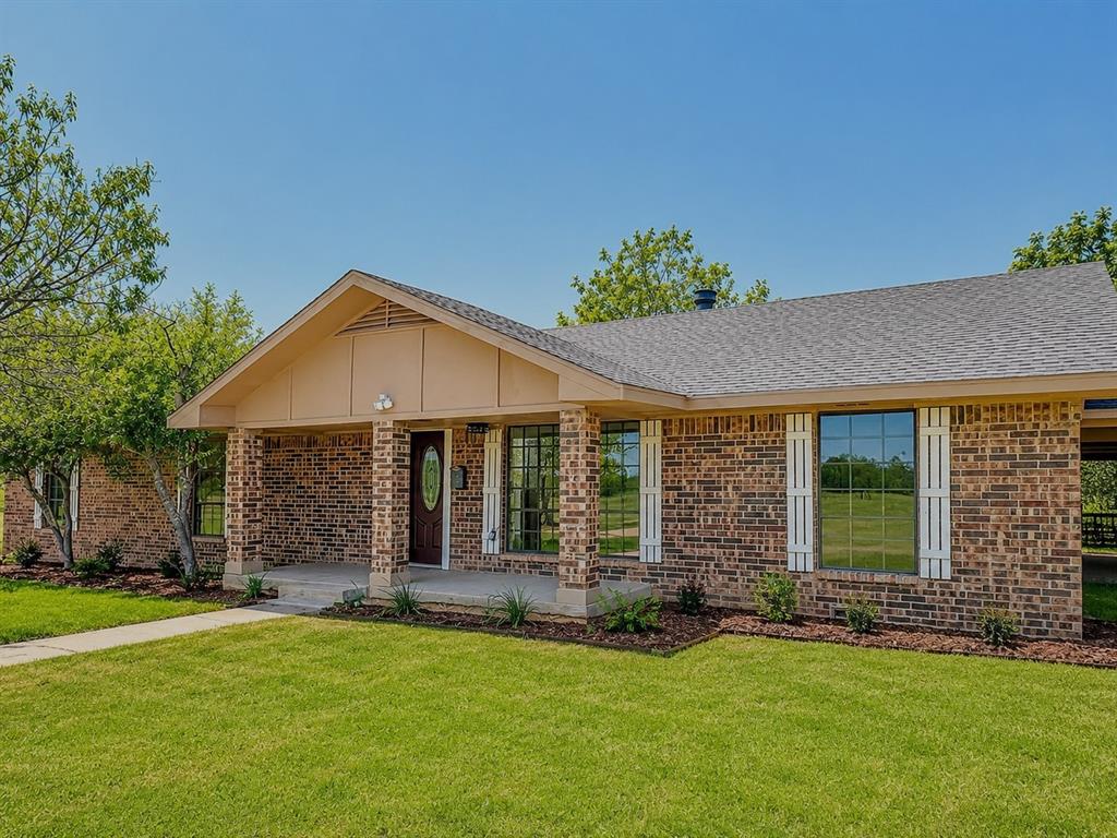 150 Sandlin Court Springtown, TX 76082 - Photo 1 of 38