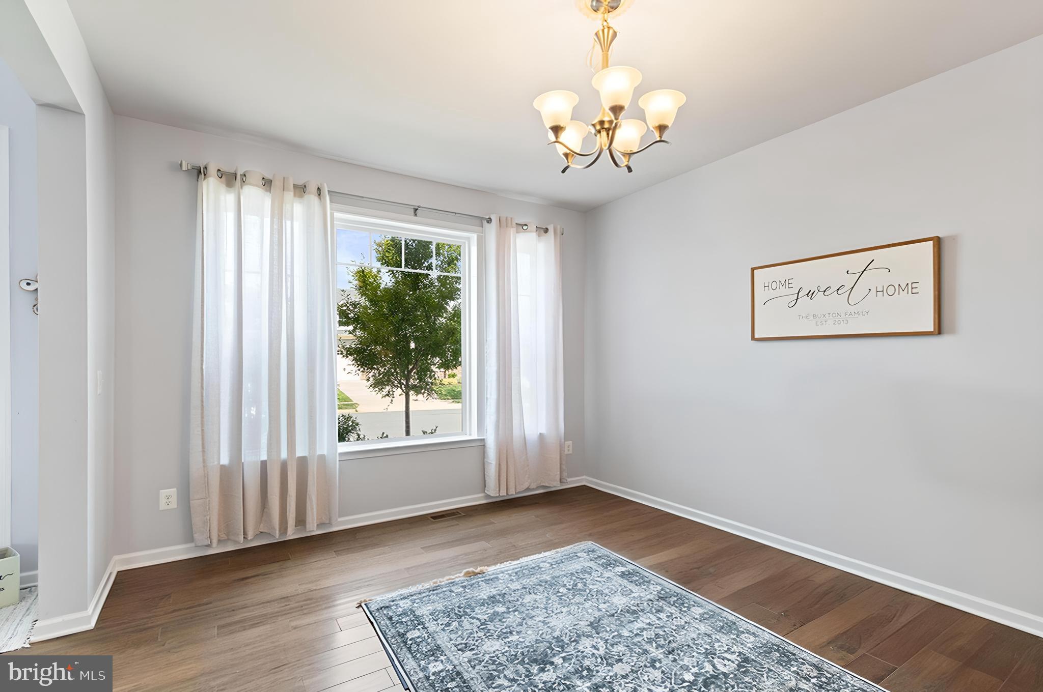 995 Aspen Road Stafford, VA 22554 - Photo 10 of 39 Create a quiet workspace right off the foyer