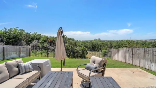 $2,800 | 5526 Pin Point, San Antonio, TX 78259