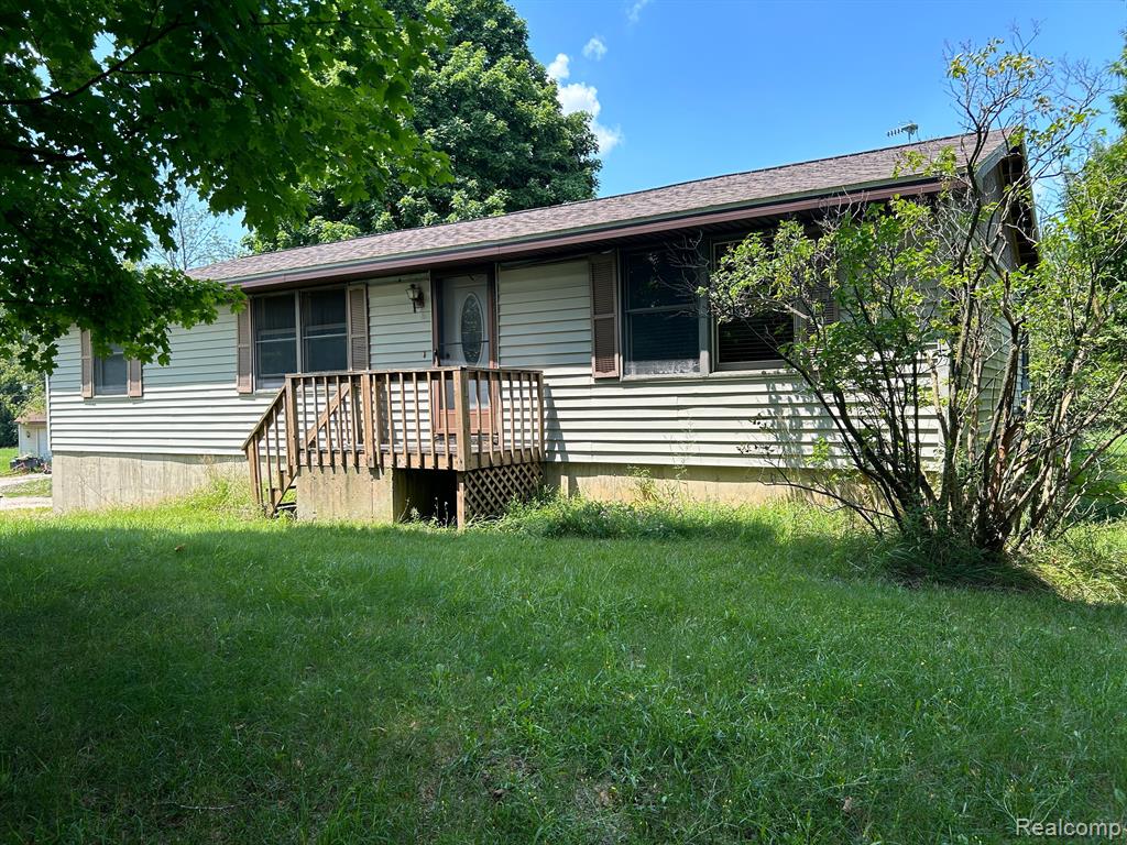 6976 Crofoot Road Fowlerville, MI 48836 - Photo 2 of 6