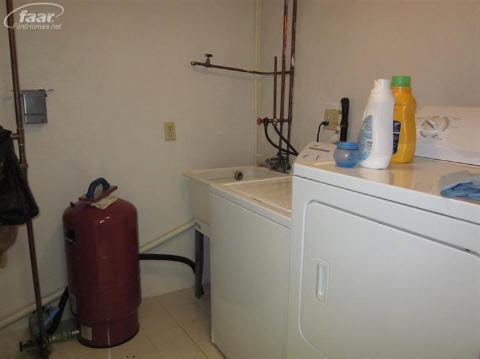 5420 East Coldwater Road Flint, MI 48506 - Photo 22 of 27 20217072-22.JPG