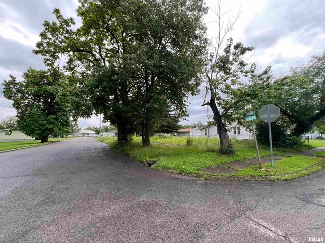 $6,900 | 218 Elm Street, Zeigler, IL 62999