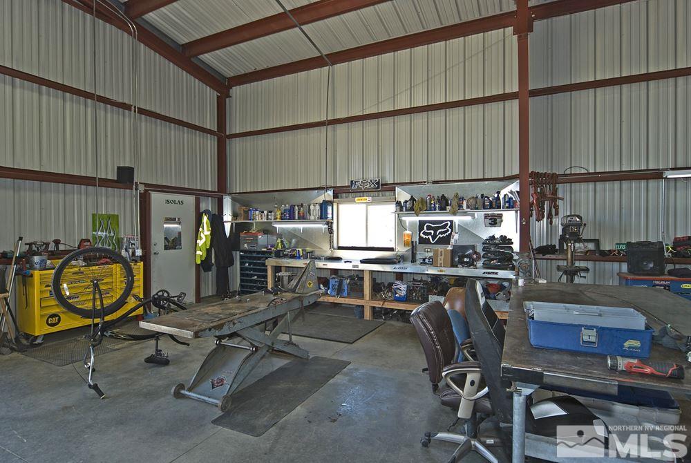 1375 Freds Mountain Road Reno, NV 89508 - Photo 21 of 40 a room with gym equipment
