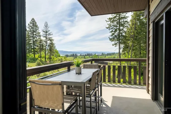 $890,000 | 780 Village Drive, Unit 312, Donnelly, ID 83615