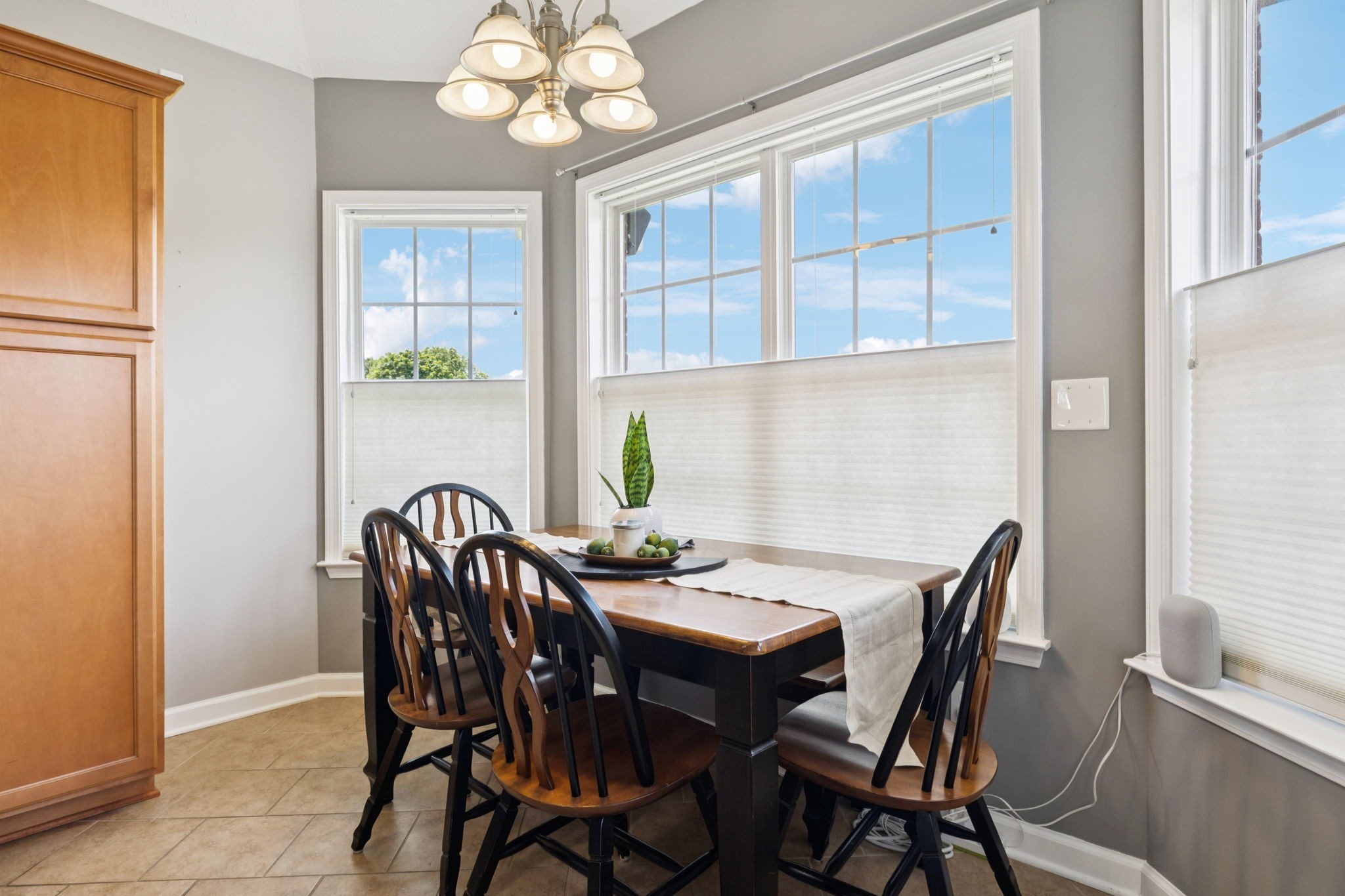 526 Stetson Court Murfreesboro, TN 37128 - Photo 5 of 26 a view of a dining room with furniture and chandelier