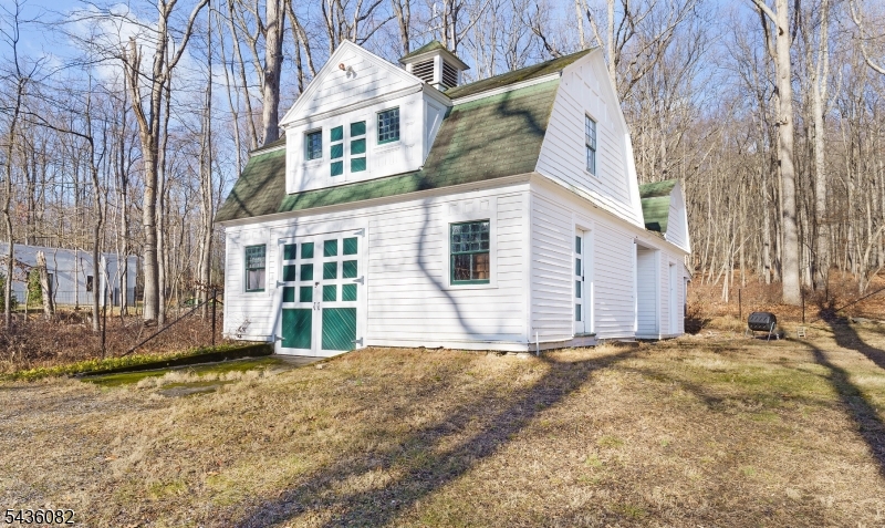 211 Mountainside Road Mendham, NJ 07945 - Photo 5 of 35