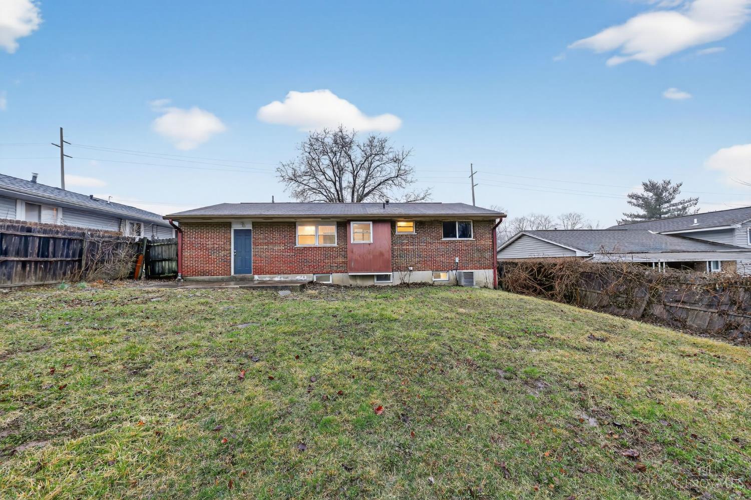 3250 Springdale Road Cincinnati, OH 45251 - Photo 4 of 30