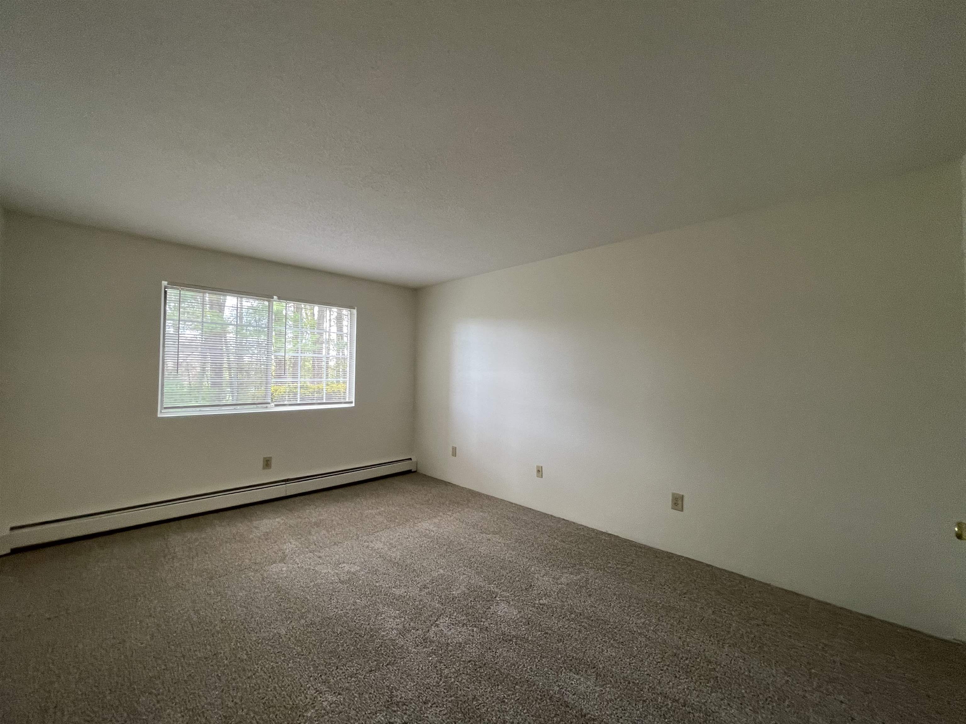 379 Huse Road, Unit 8 Manchester, NH 03103 - Photo 36 of 45