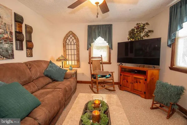 $375,000 | 6 Cypress Avenue, Wilmington, DE 19804